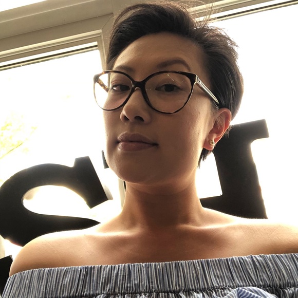 Meet your Posher, Van - Picture 1 of 1